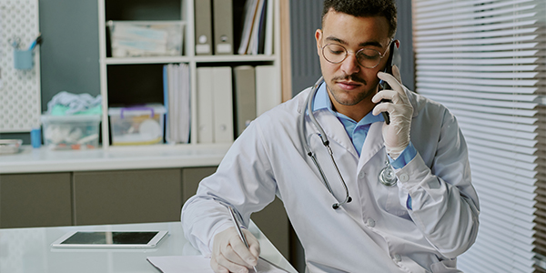 Orientación médica telefónica